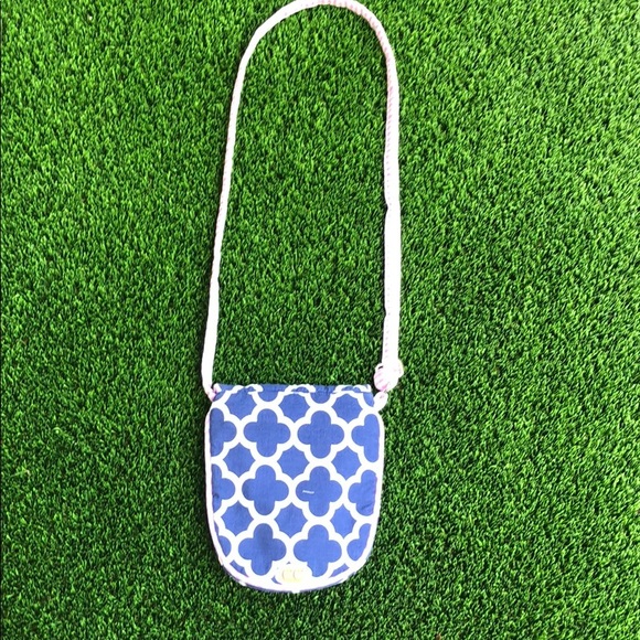 Christine Clark crossbody adjustable strap purse. - Picture 5 of 6